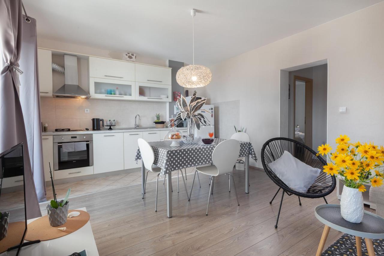 Sea View Ela Apartments Podgora Ngoại thất bức ảnh